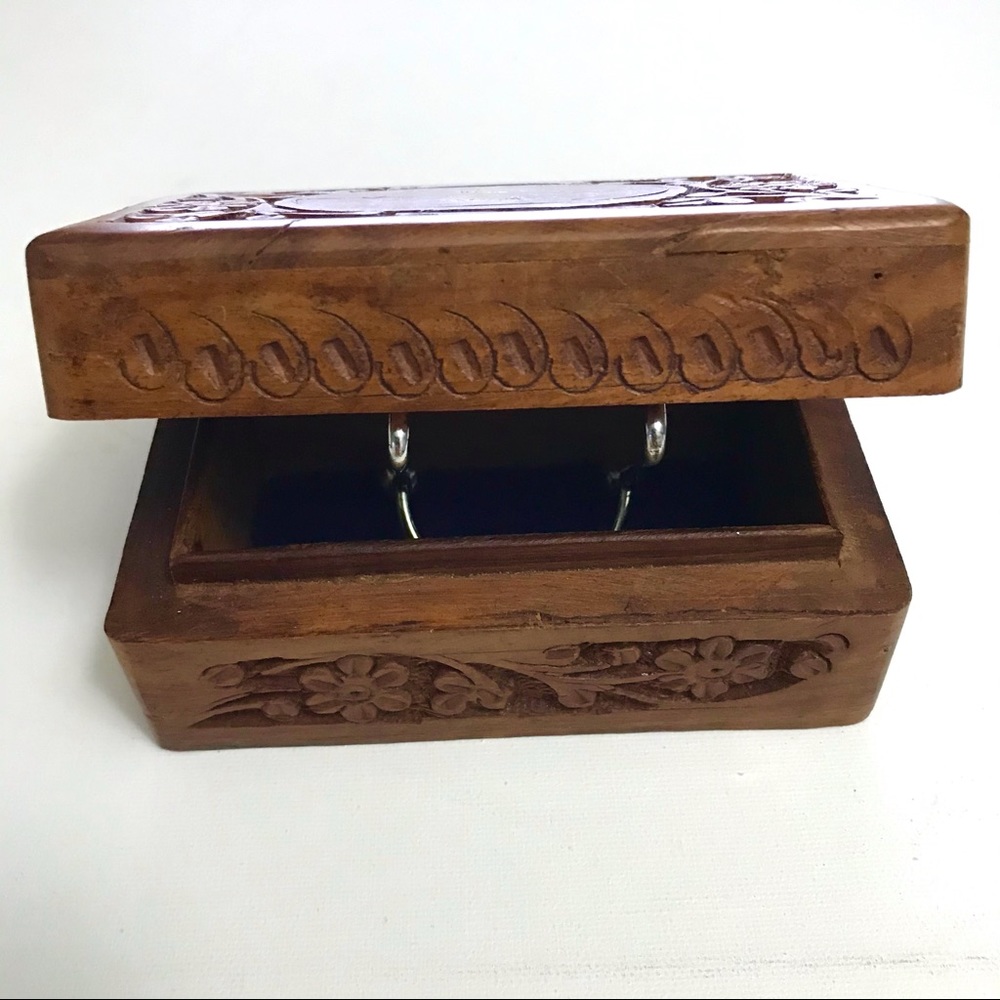 Vintage Handmade Wooden Box Handcarved - Picture 5 of 16